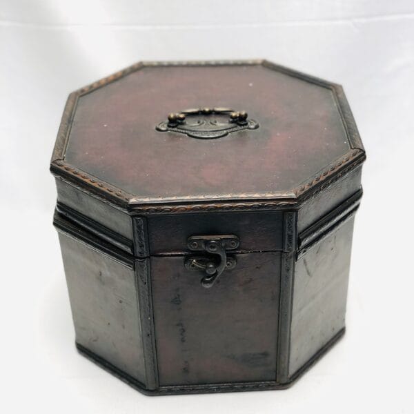 Vintage kist hexagon